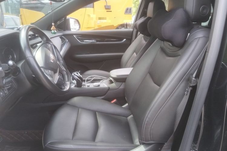 Used Cadillac XT5 2022 2.0T Two-Wheel Drive Luxury Version Left Front Seat