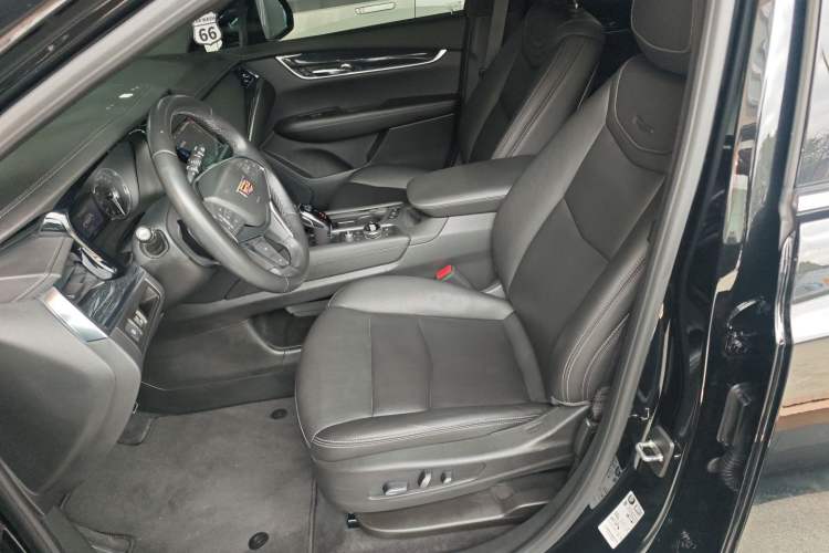 Used Cadillac XT5 2022 2.0T Two-Wheel Drive Luxury Version Left Front Seat