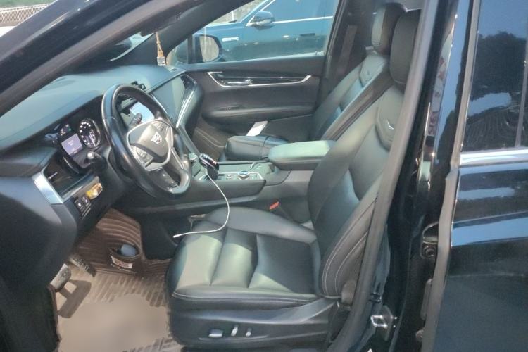 Used Cadillac XT5 2022 2.0T Two-Wheel Drive Luxury Version Left Front Seat