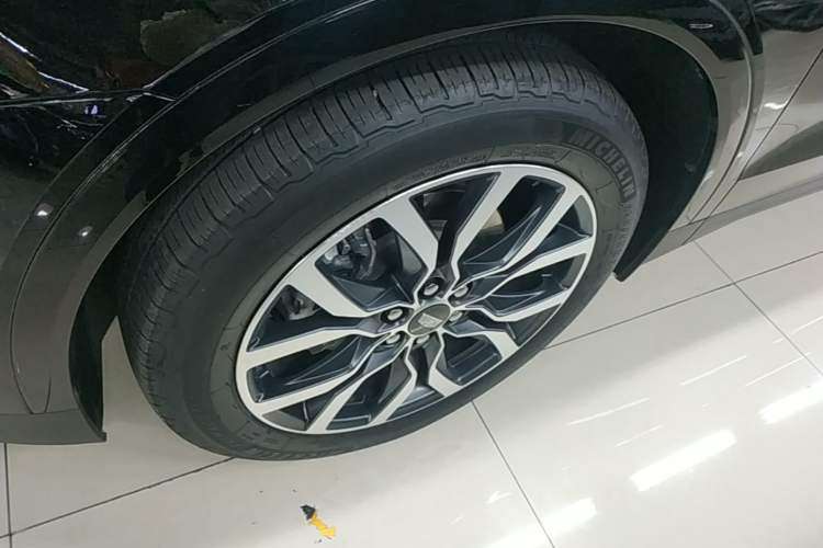 Used Cadillac XT5 2022 2.0T Four-Wheel Drive Premium Edition Left Front Wheel Hub