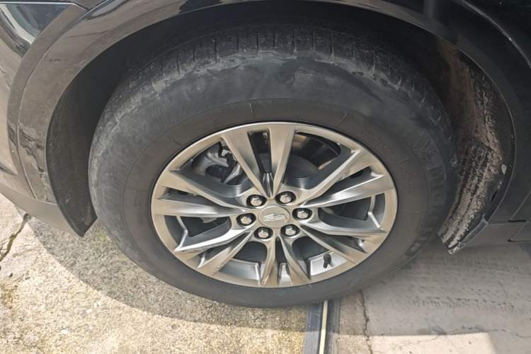 Used Cadillac XT5 2022 2.0T Four-Wheel Drive Luxury Version Left Front Wheel Hub