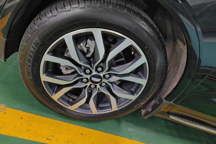Used Cadillac XT5 2022 2.0T Four-Wheel Drive Luxury Version (Hummingbird Edition) Left Front Wheel Hub