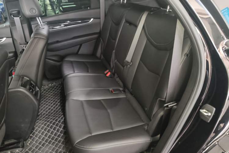 Used Cadillac XT5 2022 2.0T Two-Wheel Drive Luxury Version Left Rear Seat