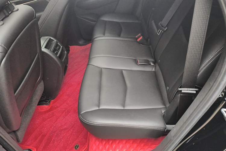 Used Cadillac XT5 2022 2.0T Two-Wheel Drive Luxury Version Left Rear Seat