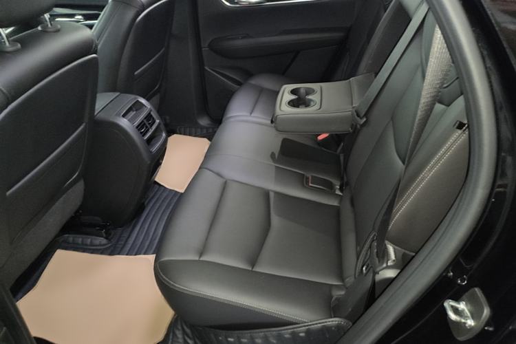 Used Cadillac XT5 2022 2.0T Two-Wheel Drive Luxury Version Left Rear Seat