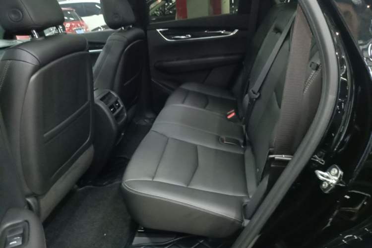 Used Cadillac XT5 2022 2.0T Two-Wheel Drive Luxury Version Left Rear Seat