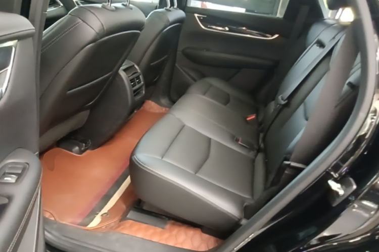 Used Cadillac XT5 2022 2.0T Two-Wheel Drive Luxury Version Left Rear Seat