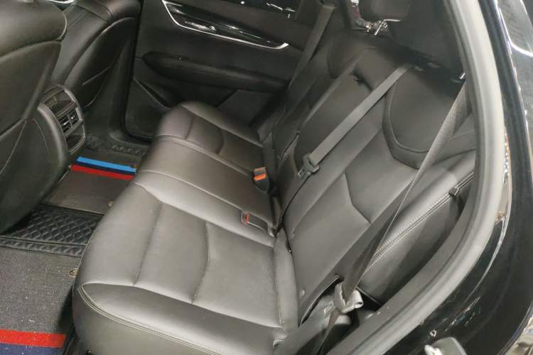Used Cadillac XT5 2022 2.0T Two-Wheel Drive Luxury Version Left Rear Seat