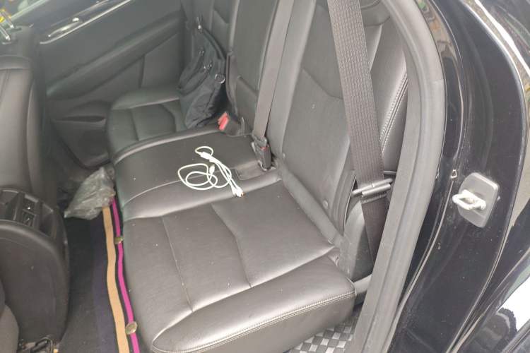 Used Cadillac XT5 2022 2.0T Two-Wheel Drive Luxury Version Left Rear Seat