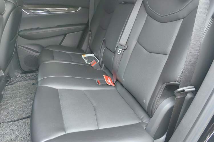 Used Cadillac XT5 2022 2.0T Four-Wheel Drive Premium Edition Left Rear Seat