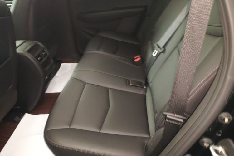Used Cadillac XT5 2022 2.0T Two-Wheel Drive Luxury Version Left Rear Seat