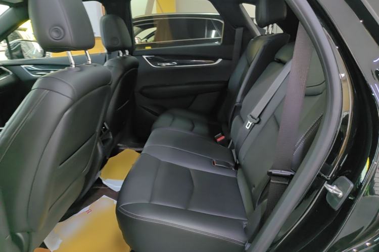 Used Cadillac XT5 2022 2.0T Two-Wheel Drive Luxury Version Left Rear Seat