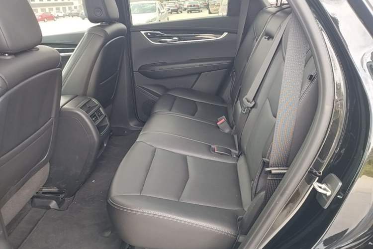Used Cadillac XT5 2022 2.0T Two-Wheel Drive Luxury Version Left Rear Seat