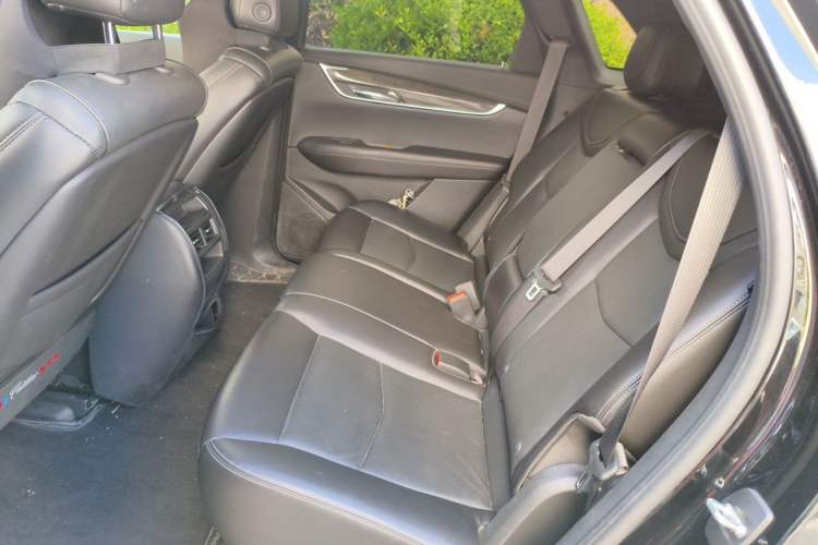 Used Cadillac XT5 2022 2.0T Four-Wheel Drive Luxury Version (Hummingbird Edition) Left Rear Seat