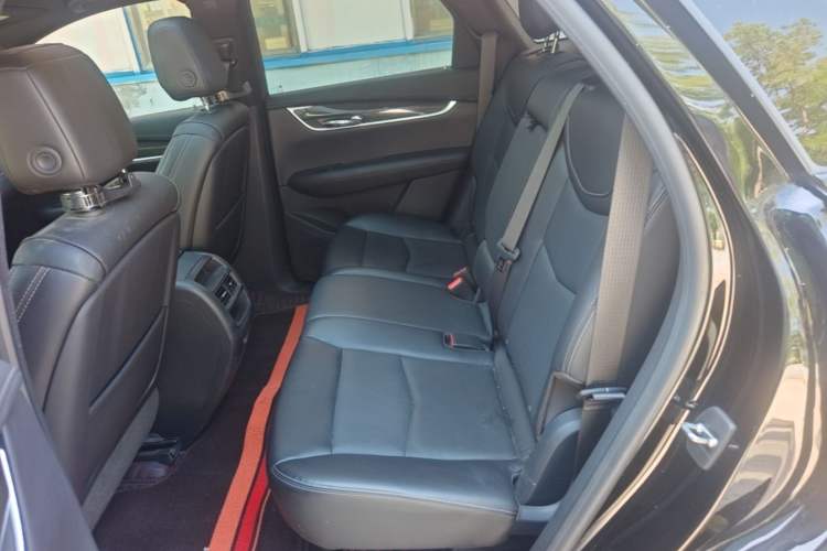 Used Cadillac XT5 2022 2.0T Four-Wheel Drive Luxury Version (Hummingbird Edition) Left Rear Seat