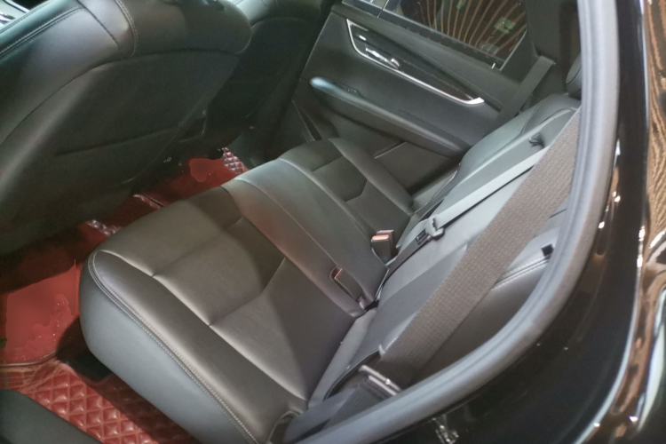 Used Cadillac XT5 2022 2.0T Two-Wheel Drive Luxury Version Left Rear Seat