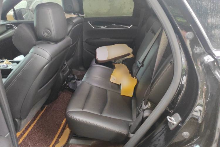 Used Cadillac XT5 2022 2.0T Two-Wheel Drive Luxury Version Left Rear Seat