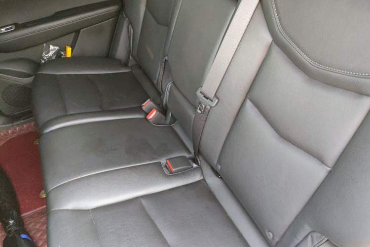 Used Cadillac XT5 2022 2.0T Four-Wheel Drive Luxury Version Left Rear Seat