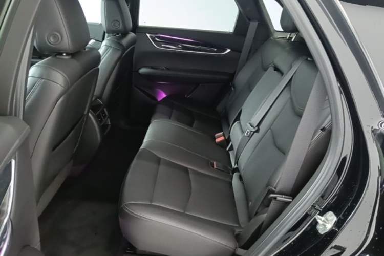 Used Cadillac XT5 2022 2.0T Two-Wheel Drive Luxury Version Left Rear Seat