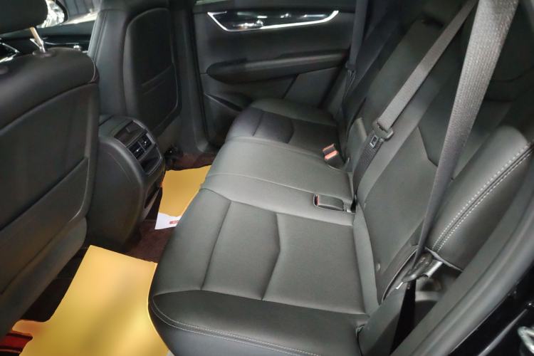 Used Cadillac XT5 2022 2.0T Two-Wheel Drive Luxury Version Left Rear Seat