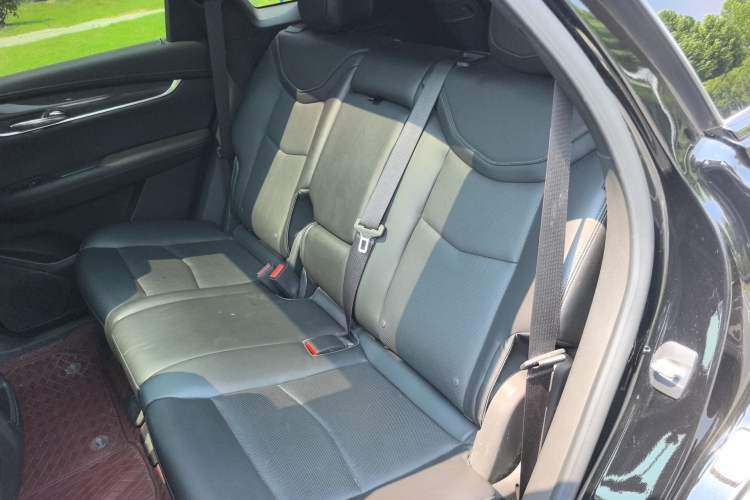Used Cadillac XT5 2022 2.0T Four-Wheel Drive Luxury Version (Hummingbird Edition) Left Rear Seat