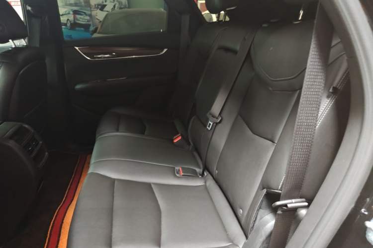 Used Cadillac XT5 2022 2.0T Two-Wheel Drive Luxury Version Left Rear Seat