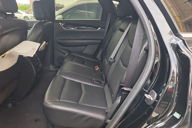 Used Cadillac XT5 2022 2.0T Two-Wheel Drive Luxury Version Left Rear Seat