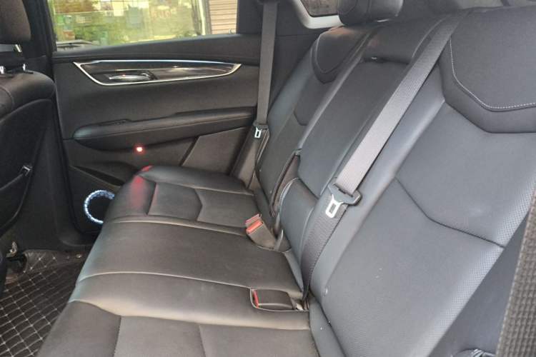 Used Cadillac XT5 2022 2.0T Four-Wheel Drive Luxury Version (Hummingbird Edition) Left Rear Seat