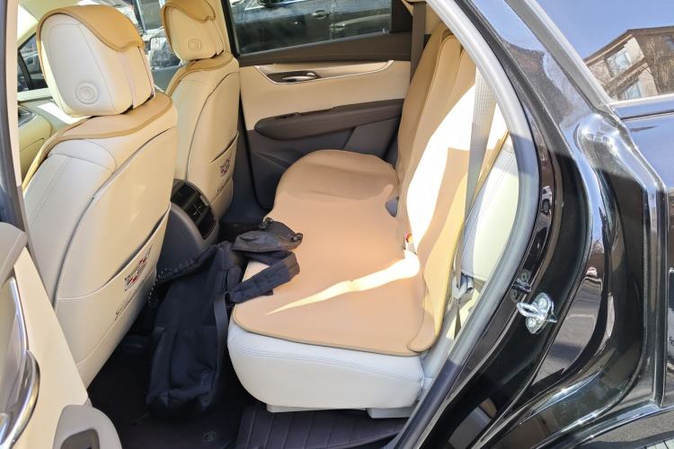Used Cadillac XT5 2022 2.0T Four-Wheel Drive Luxury Version (Hummingbird Edition) Left Rear Seat