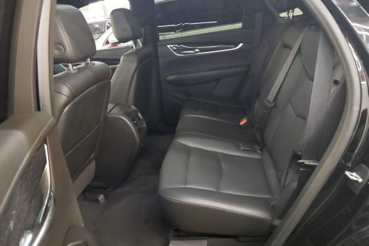 Used Cadillac XT5 2022 2.0T Two-Wheel Drive Luxury Version Left Rear Seat
