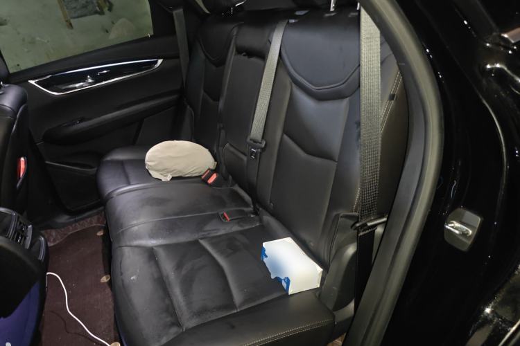 Used Cadillac XT5 2022 2.0T Two-Wheel Drive Luxury Version Left Rear Seat