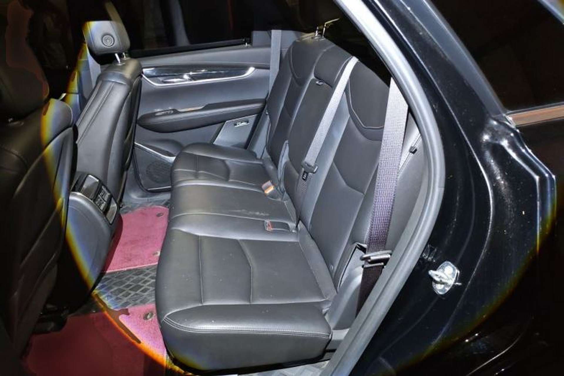 Used Cadillac XT5 2022 2.0T Two-Wheel Drive Luxury Version Left Rear Seat