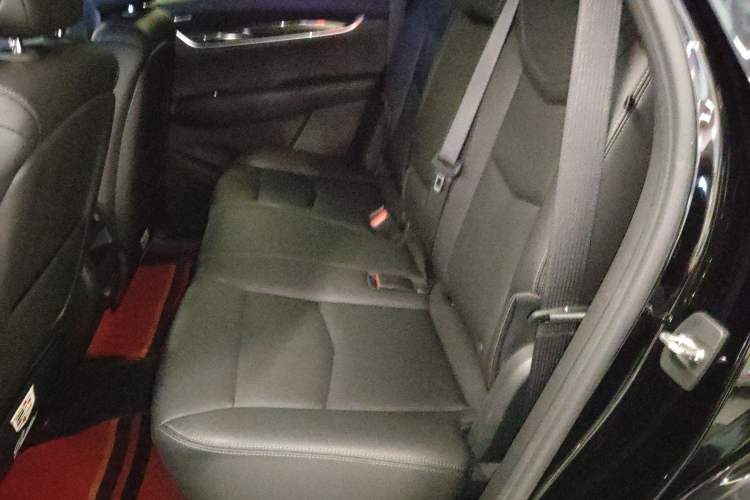 Used Cadillac XT5 2022 2.0T Two-Wheel Drive Luxury Version Left Rear Seat