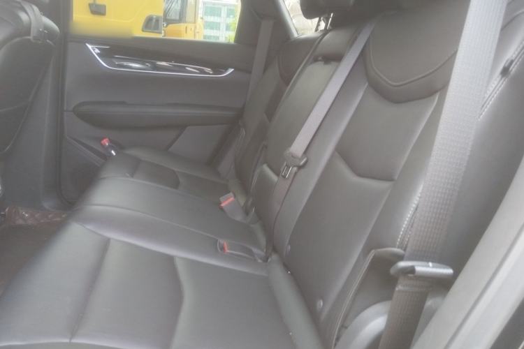 Used Cadillac XT5 2022 2.0T Two-Wheel Drive Luxury Version Left Rear Seat