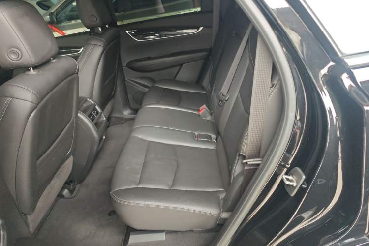 Used Cadillac XT5 2022 2.0T Two-Wheel Drive Luxury Version Left Rear Seat