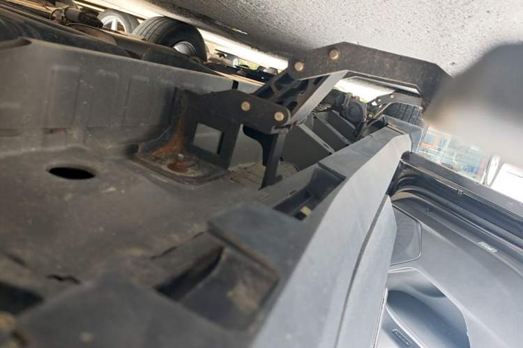 Used Cadillac XT5 2022 2.0T Two-Wheel Drive Luxury Version Left Side Sill