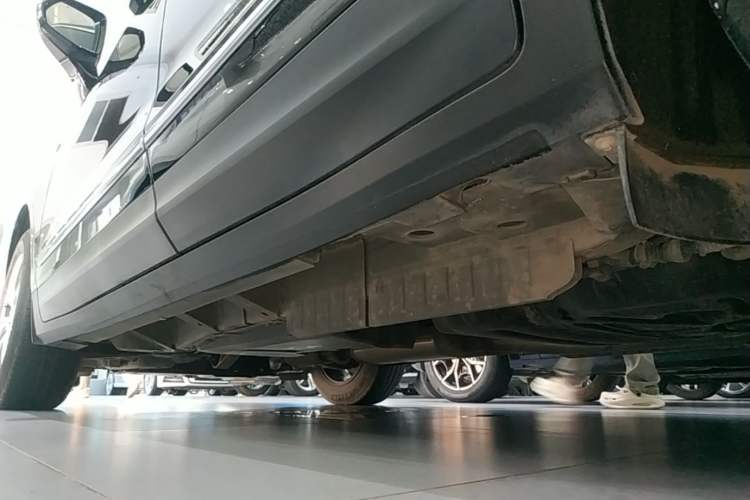 Used Cadillac XT5 2022 2.0T Two-Wheel Drive Luxury Version Left Side Sill
