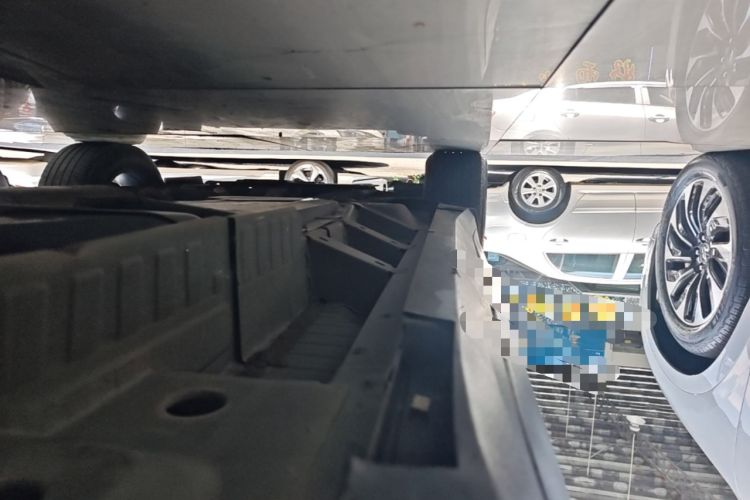 Used Cadillac XT5 2022 2.0T Four-Wheel Drive Luxury Version Left Side Sill