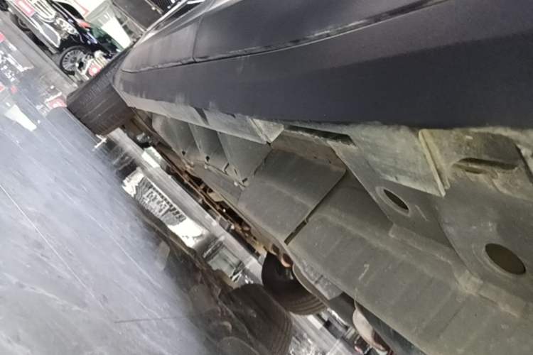 Used Cadillac XT5 2022 2.0T Two-Wheel Drive Luxury Version Left Side Sill