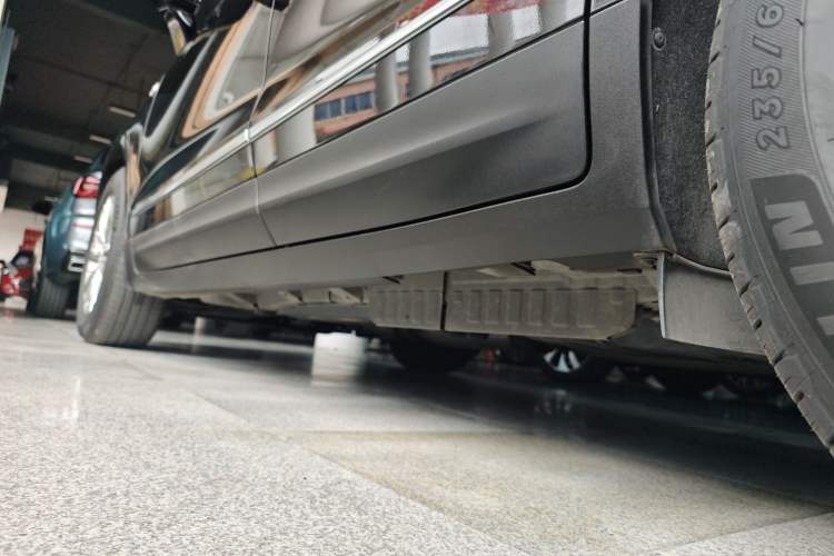 Used Cadillac XT5 2022 2.0T Two-Wheel Drive Luxury Version Left Side Sill