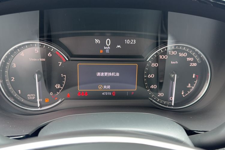 Used Cadillac XT5 2022 2.0T Two-Wheel Drive Luxury Version Odometer Close Up