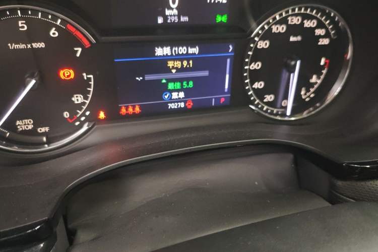 Used Cadillac XT5 2022 2.0T Two-Wheel Drive Luxury Version Odometer Close Up