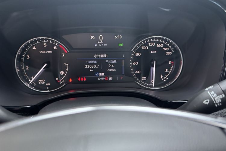 Used Cadillac XT5 2022 2.0T Four-Wheel Drive Luxury Version (Hummingbird Edition) Odometer Close Up