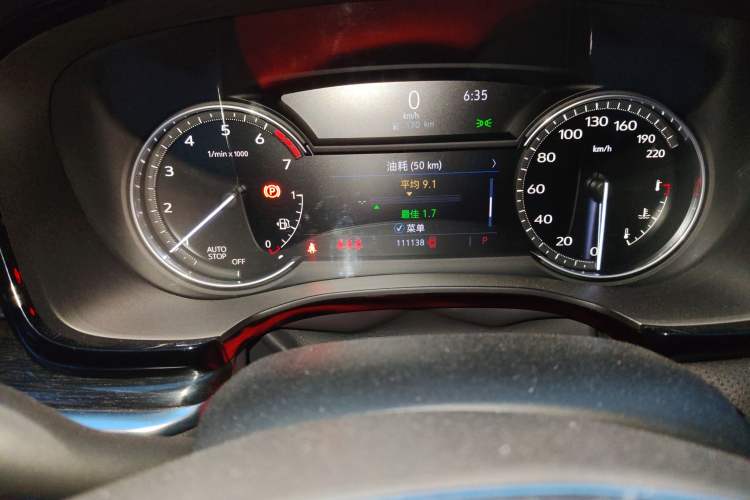 Used Cadillac XT5 2022 2.0T Two-Wheel Drive Luxury Version Odometer Close Up