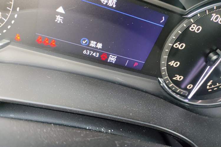Used Cadillac XT5 2022 2.0T Four-Wheel Drive Luxury Version Odometer Close Up
