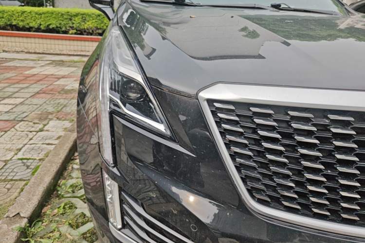 Used Cadillac XT5 2022 2.0T Two-Wheel Drive Luxury Version Right Front Headlight