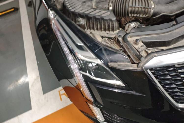 Used Cadillac XT5 2022 2.0T Two-Wheel Drive Luxury Version Right Front Headlight