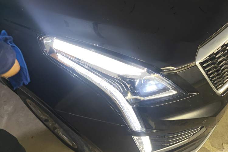 Used Cadillac XT5 2022 2.0T Two-Wheel Drive Luxury Version Right Front Headlight