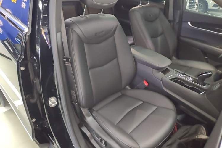 Used Cadillac XT5 2022 2.0T Two-Wheel Drive Luxury Version Right Front Seat