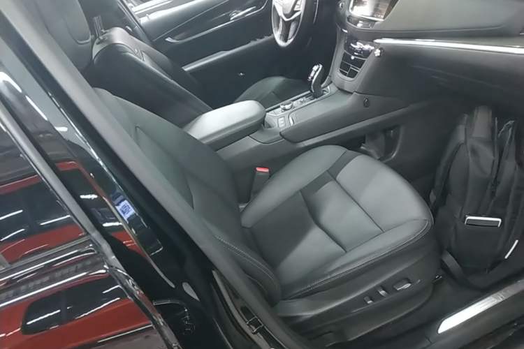 Used Cadillac XT5 2022 2.0T Four-Wheel Drive Premium Edition Right Front Seat